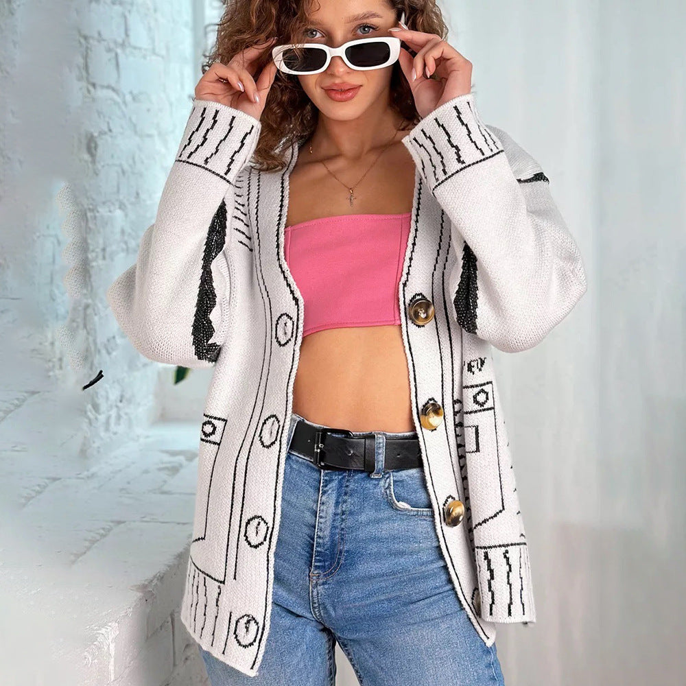 Cardigan pour femmes en tricot lâche avec un design élaboré et de grands boutons Chic & Stil