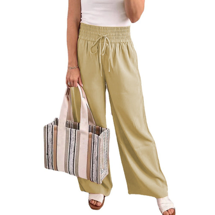 Loose leisure pants for women with elastic waistband and practical pockets Lune London