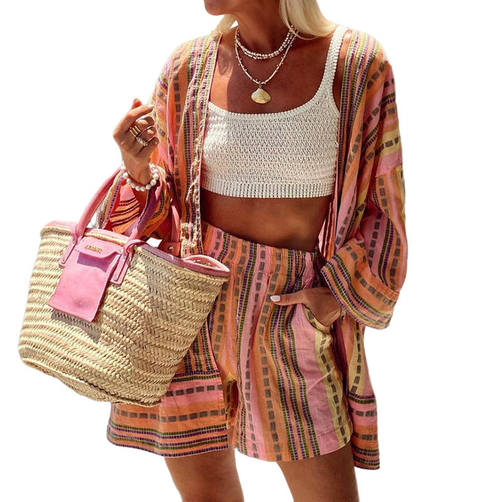 Tenue de plage décontractée pour femmes avec veste de type kimono et short Lune London