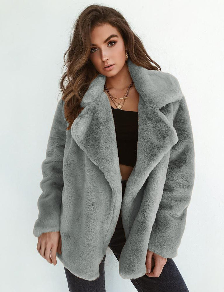 Oversized plush jacket for women with foldable collar and relaxed fit Lune London