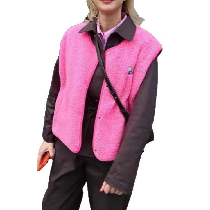 Trendy women's vest with fleece lining and practical pockets Lune London