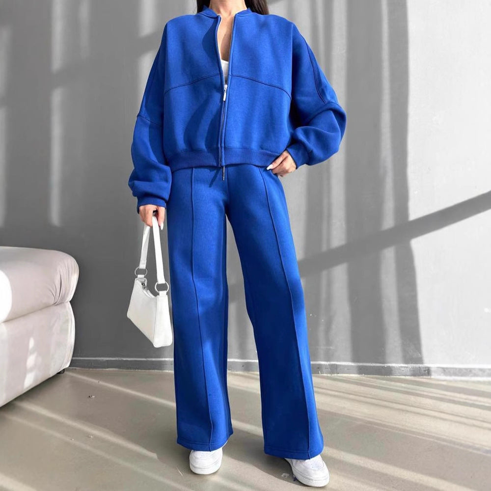 Casual look for women with a casual zip jacket and wide pants Lune London