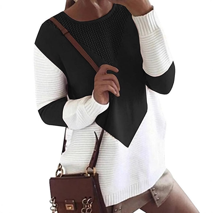 Pull tricoté pour femmes avec un motif zigzag moderne et des manches structurées Chic & Stil