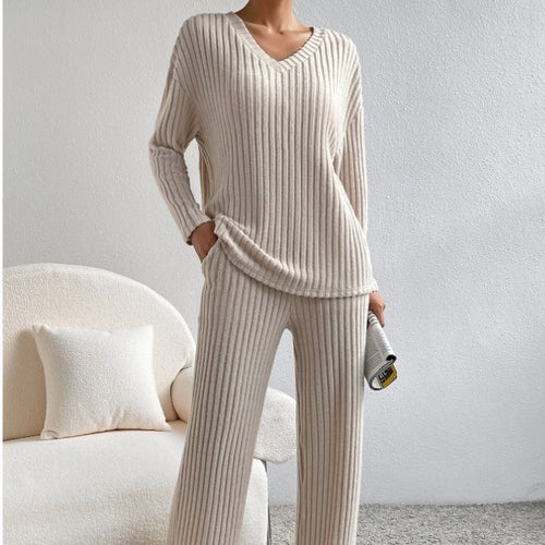 Exclusive Women's Lounge Set with V-Neck and Fine Chic Stripes and Style