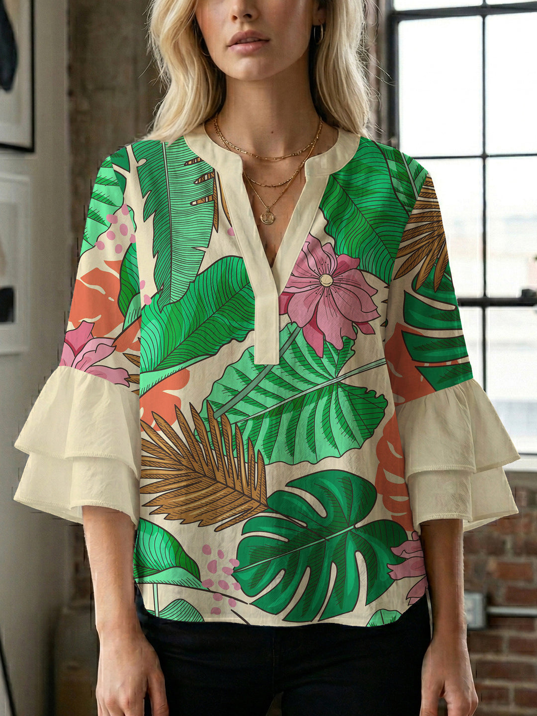 Women's blouse with voluminous ruffled sleeves and modern design Lune London