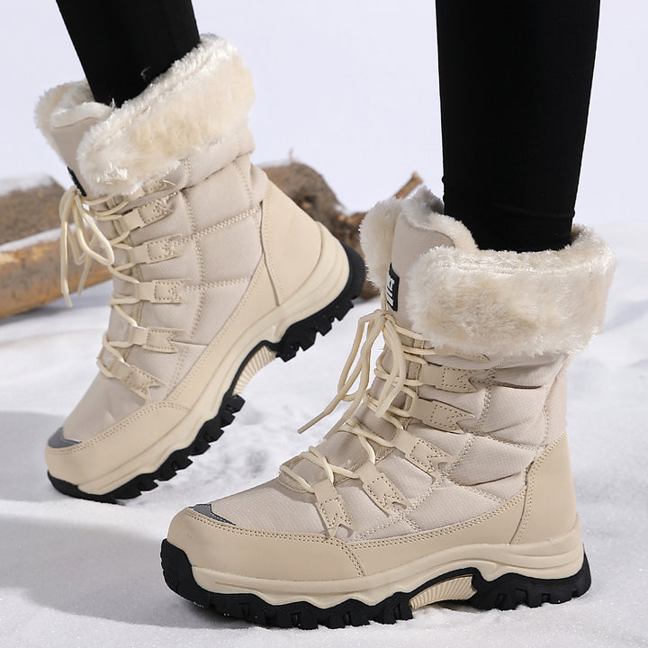 Winter hiking boots for women with insulated lining and slip-resistant molded sole Lune London