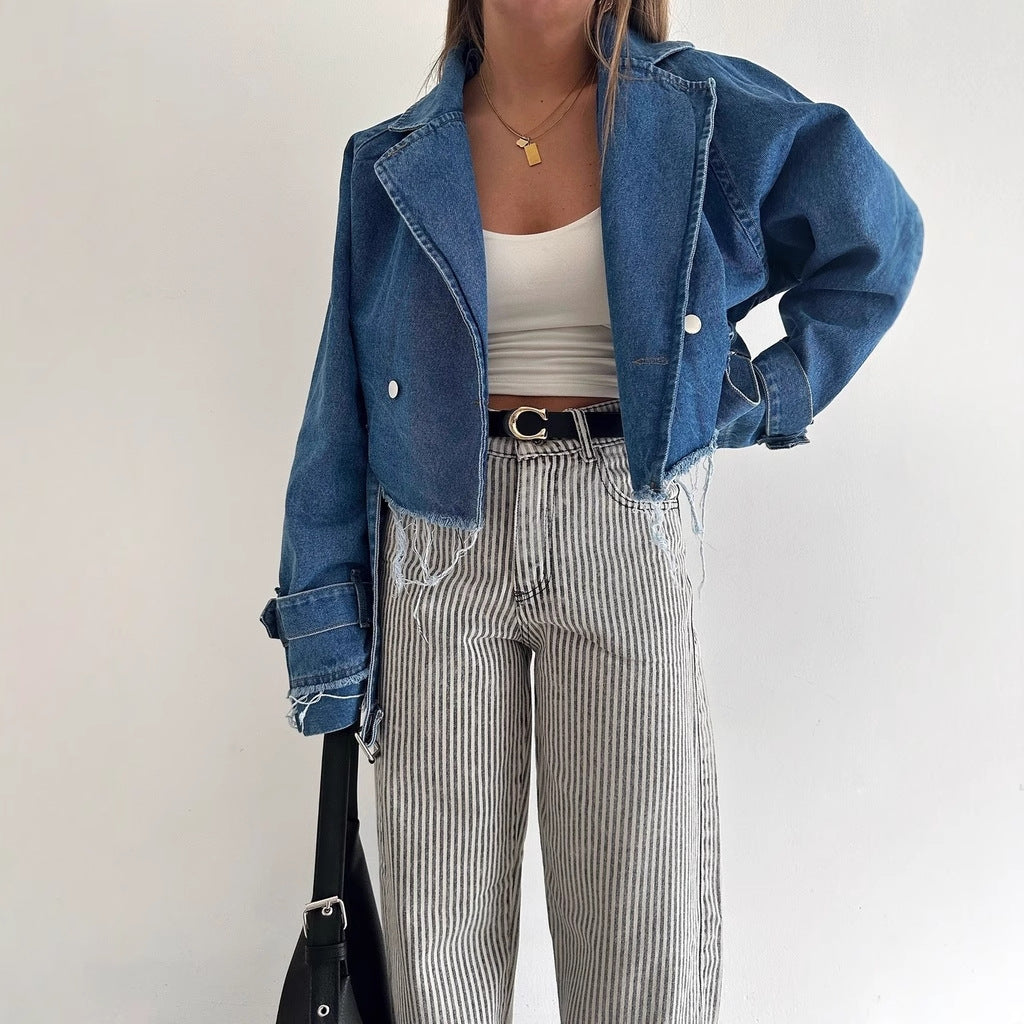 Cropped denim jacket for women in vintage style with fringes and trendy details Lune London