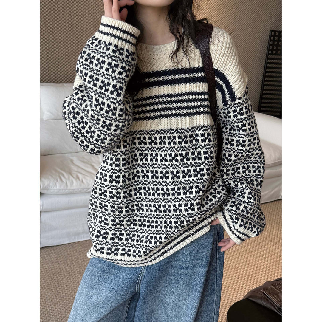 Women's Chunky Knit Oversized Sweater with Jacquard Pattern and Round Neck