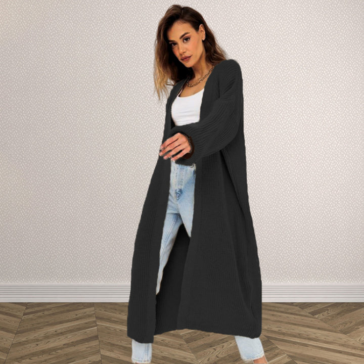 Chunky knit cardigan for women with an open cut and casual elegance Lune London
