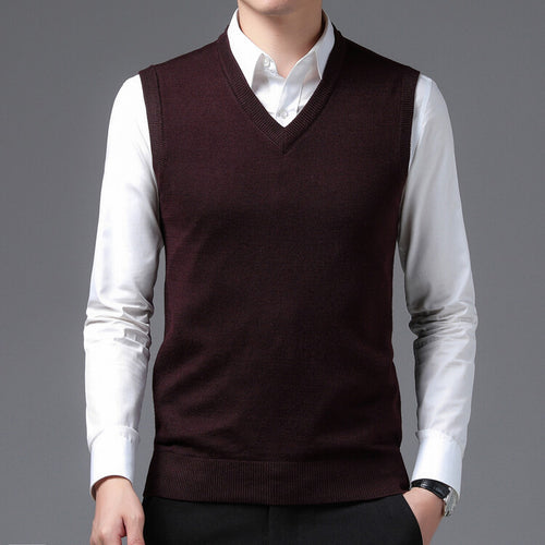Men's V-neck sweater in fine cotton blend with elegant structure Amarae