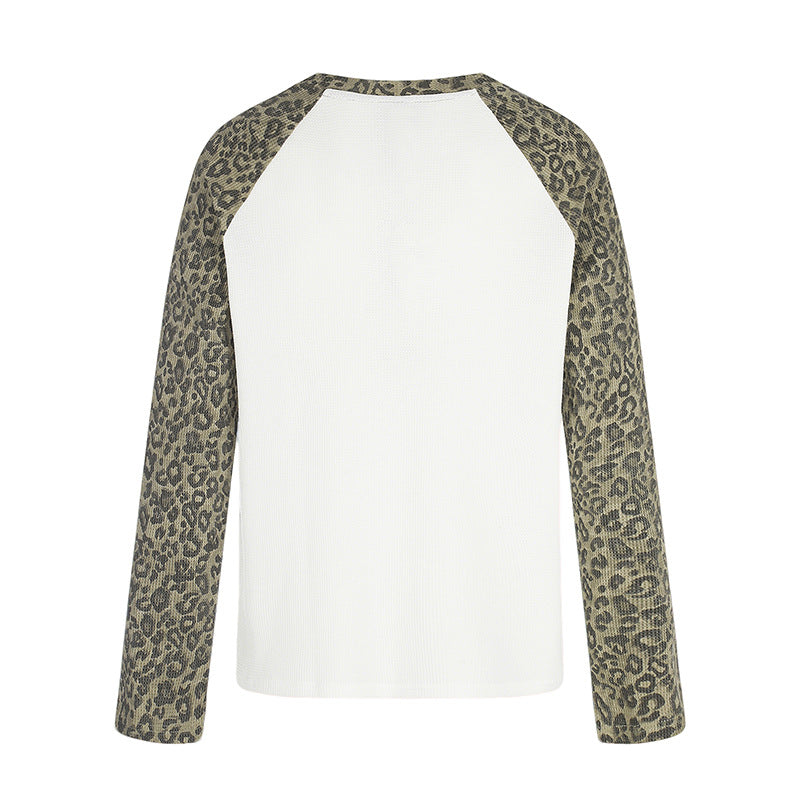 Women's raglan long sleeve shirt with leopard print sleeves and abstract graphic print Amarae