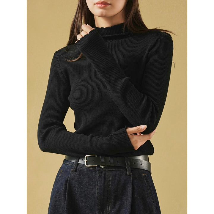 Women Fitted Ribbed Long Sleeve with Short Stand-Up Collar and Fine Wave Edge