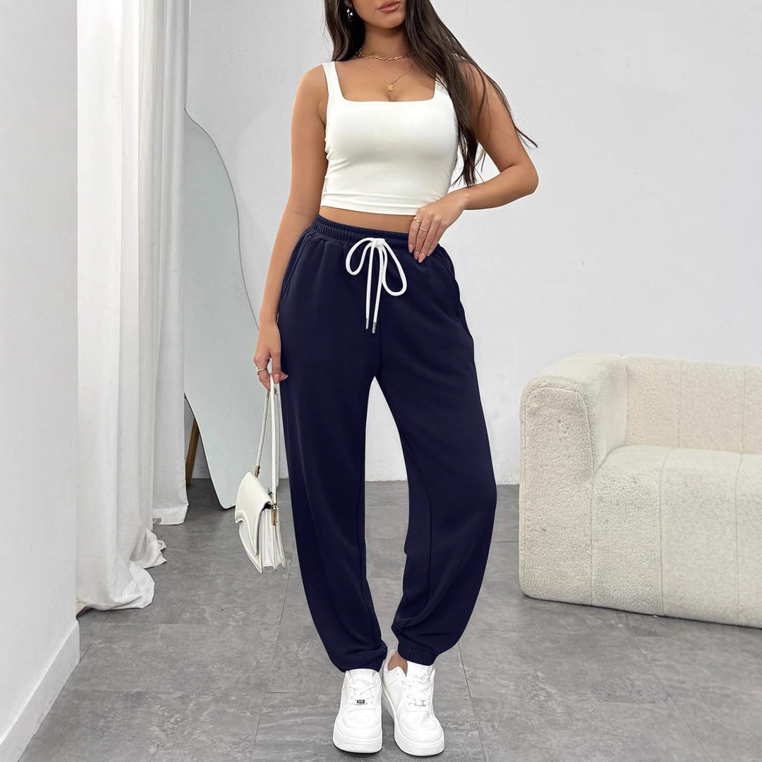 Comfortable sports pants for women with elastic waistband and drawstring Lune London