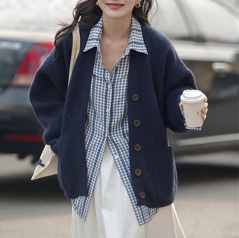 Cardigan en tricot épais pour femmes avec des détails de boutons élégants et des poches pratiques Chic & Stil