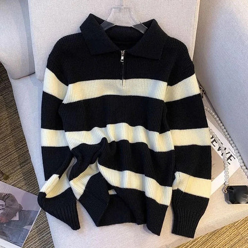 Knitted pullover for women with high collar and zipper Amarae