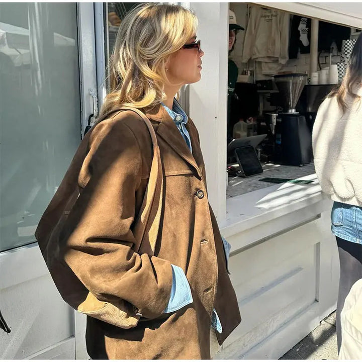 Veste en suédine pour femmes avec coupe ajustée Chic & Stil