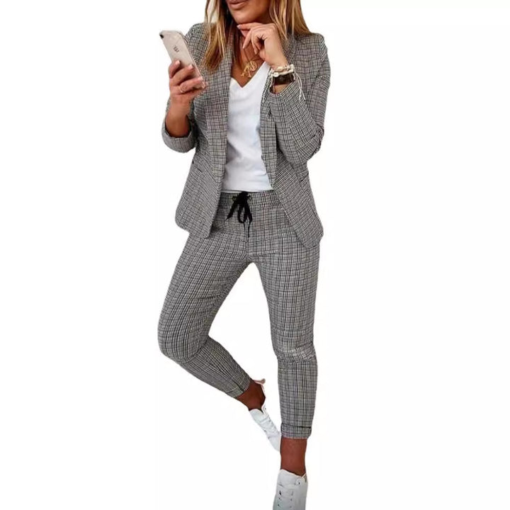 Women's Elegant professional suit with a trendy check pattern and practical pockets Lune London