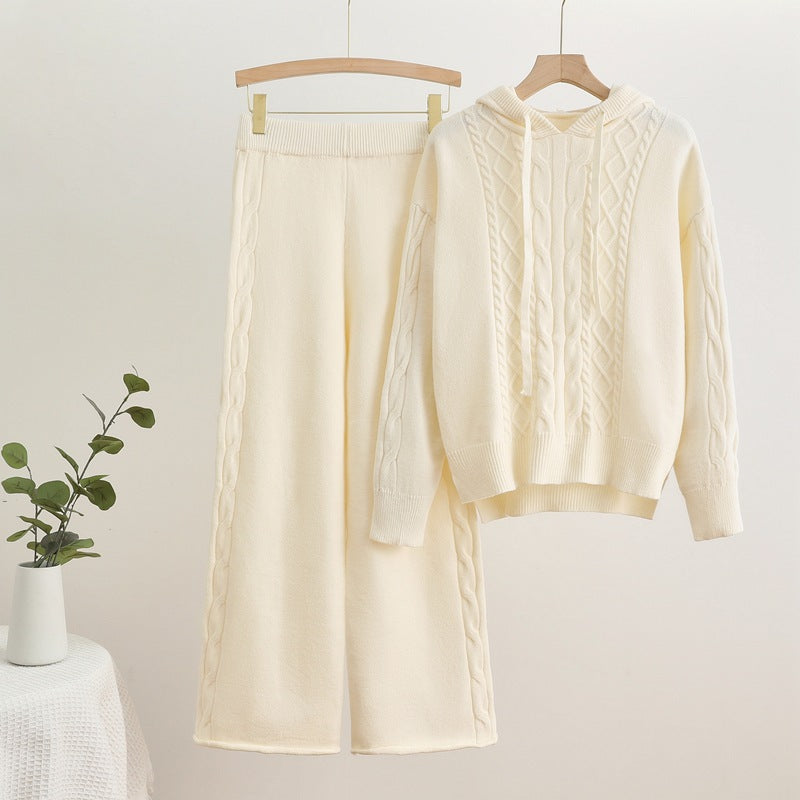 Lune London casual knitted loungewear set for women with hood and wide legs