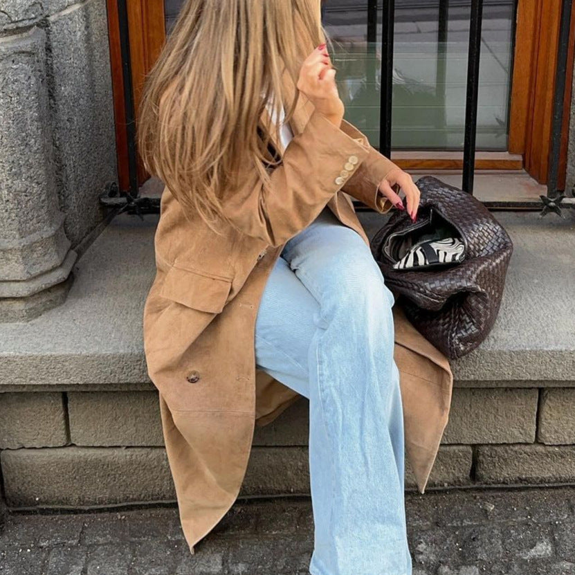 Women Elegant long coat with double buttoning and practical pockets Amarae
