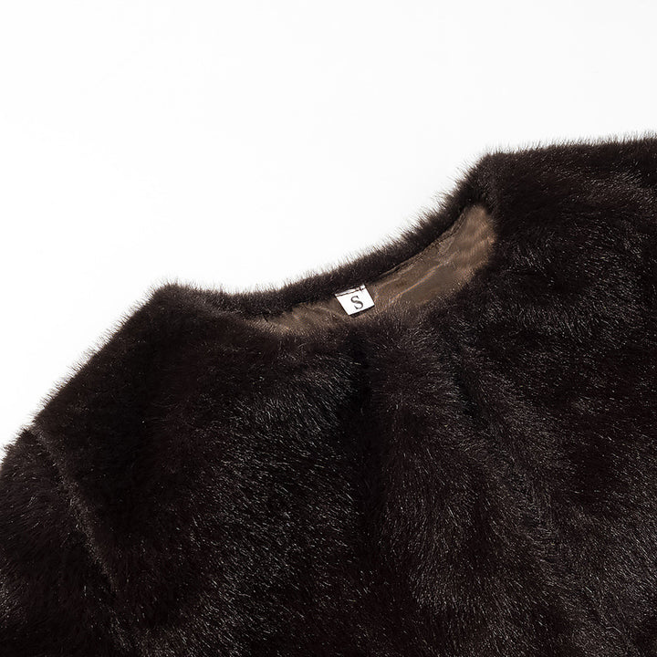 Women's Short-Cut Faux Fur Capelet with Three-Quarter Sleeves and Round Neckline Amarae