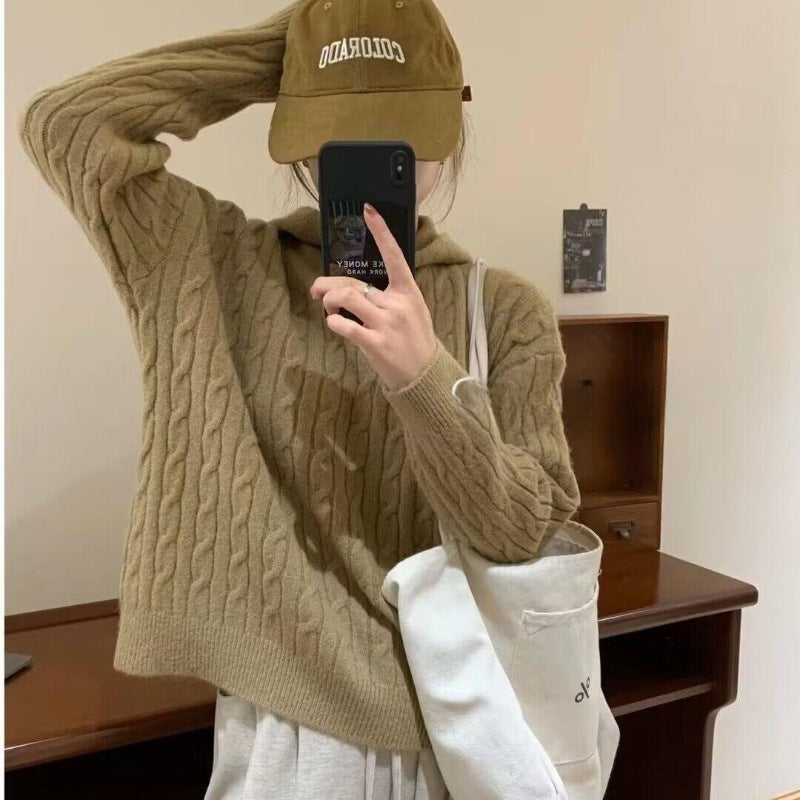 Pull en tricot épais pour femmes avec capuche et détails en côtes texturées Chic & Stil