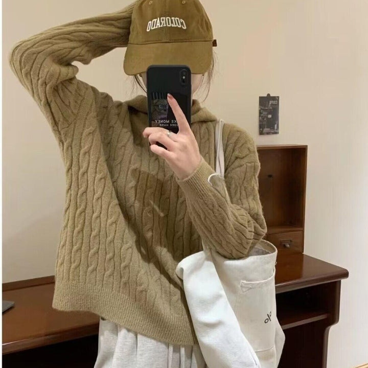 Pull en tricot épais pour femmes avec capuche et détails en côtes texturées Chic & Stil