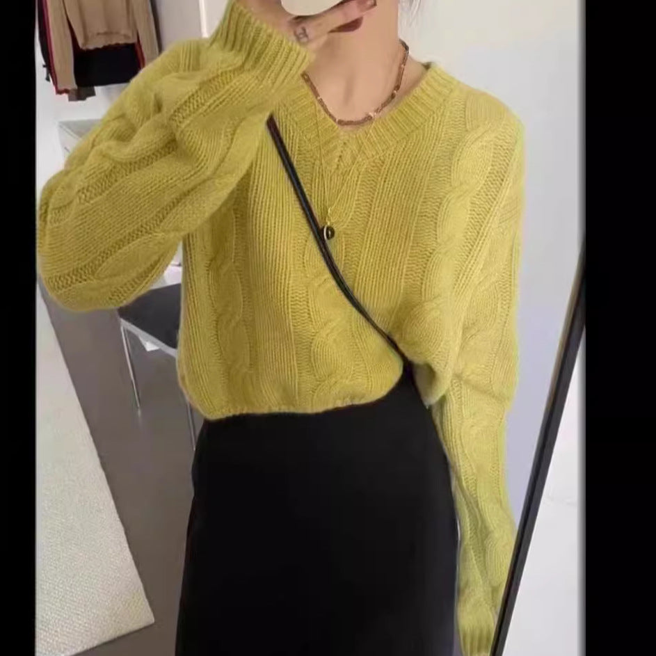Pull en maille épaisse pour femmes avec un décolleté en V profond et une coupe décontractée Chic & Stil