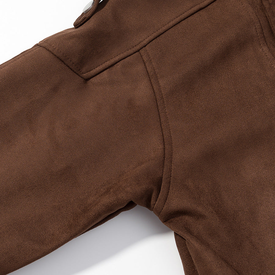 Veste courte féminine à la mode dans un style urbain avec col montant et détails d'épaule Chic & Stil