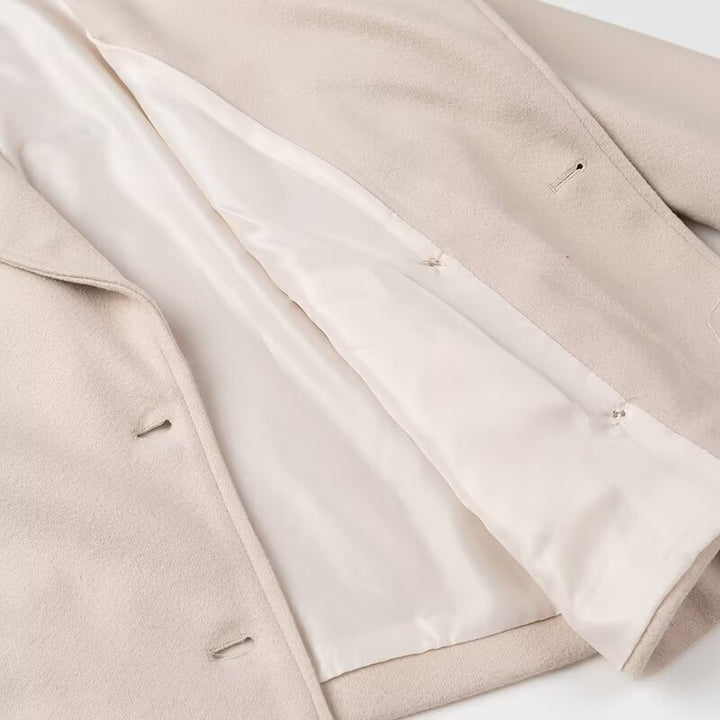 Fashionable wool coat for ladies with double row of buttons and big collar Lune London