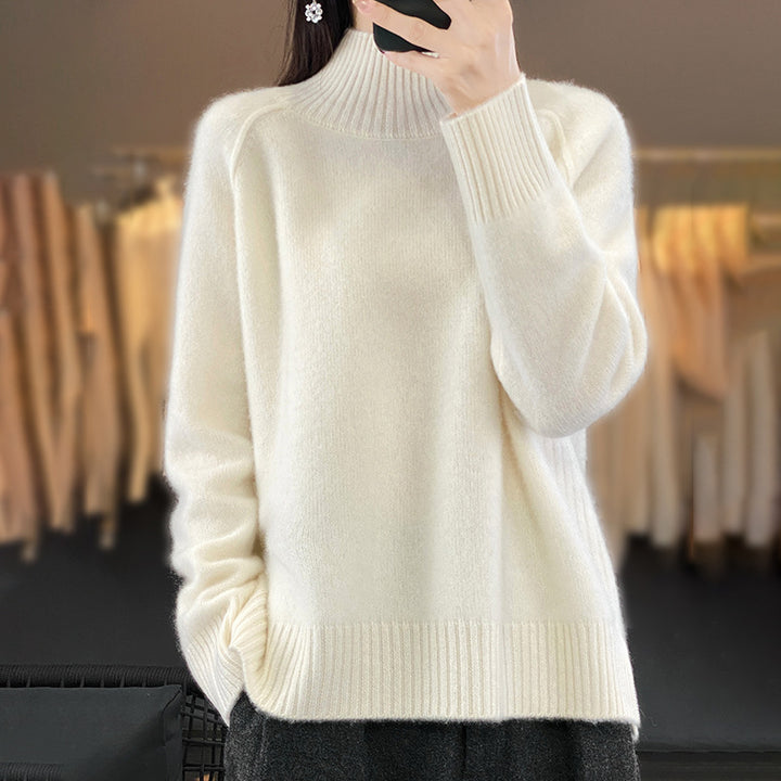 Cozy knit sweater for women with raglan sleeves and a fine ribbed texture Lune London