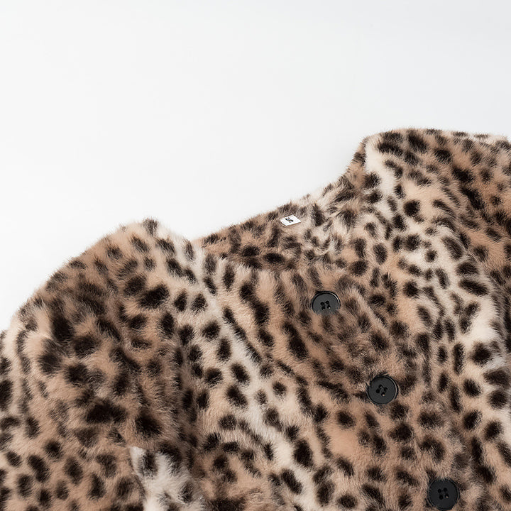 Women Short Jacket made of Faux Fur with Leopard Print and Round Neckline Amarae