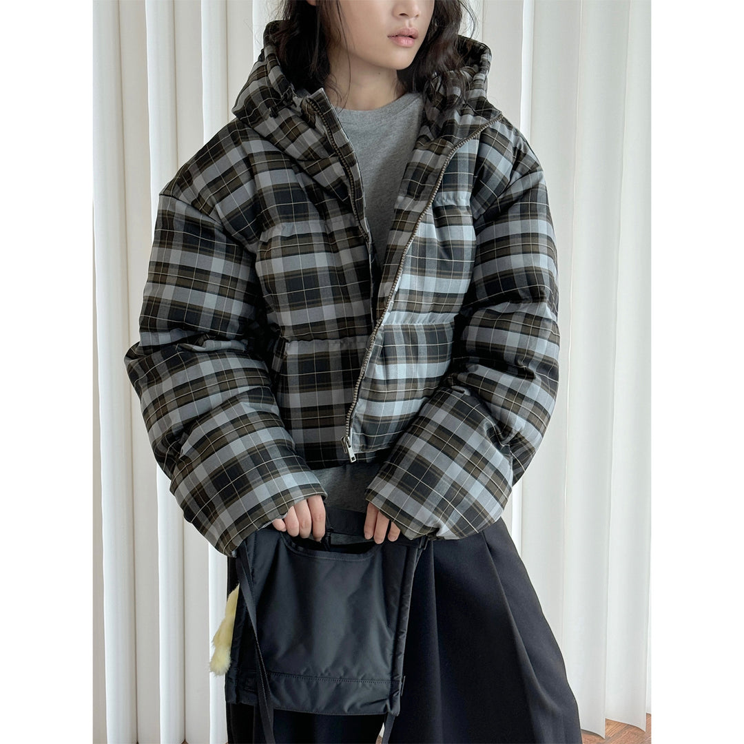 Ladies Short-Cut Padded Hooded Quilted Jacket in Checkered Pattern Amarae