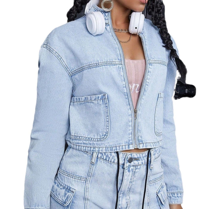 Women Cropped Denim Set consisting of short denim jacket and High-Waist Cargo Jeans Amarae