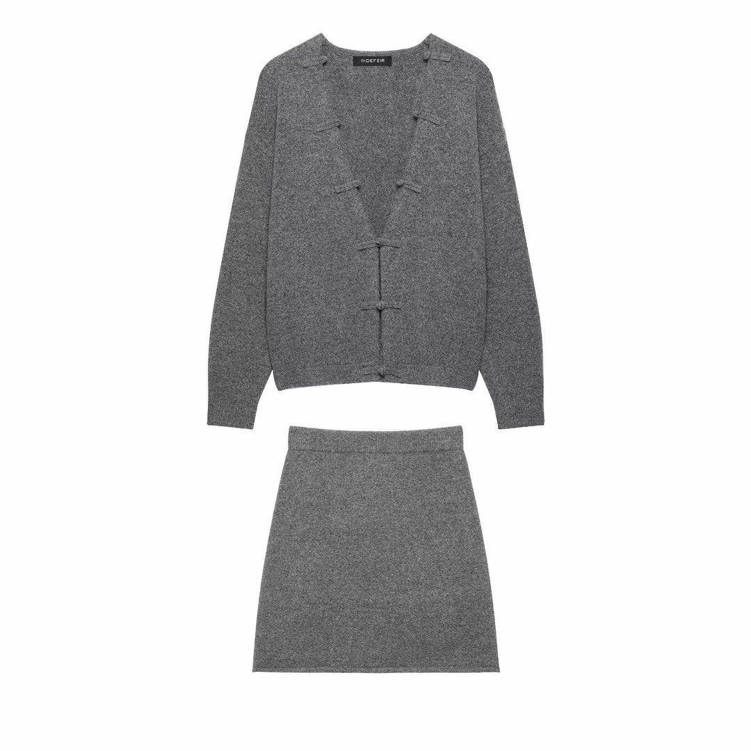 Women's chunky knitted cardigan with button closures and boxy silhouette Amarae