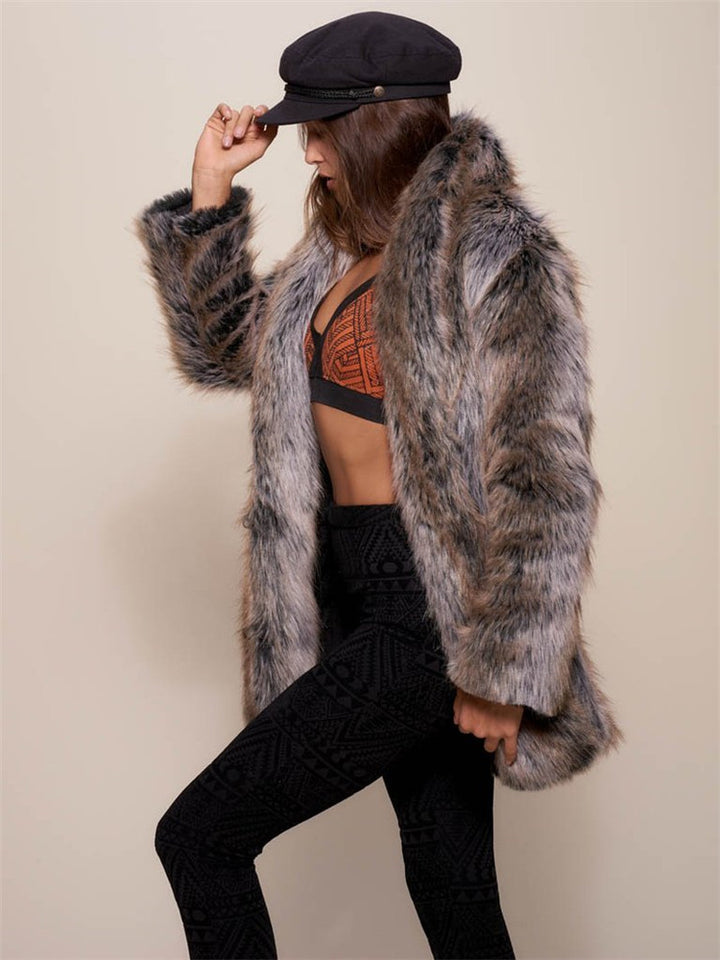 Oversized faux fur jacket for women with refined texture and high collar Lune London