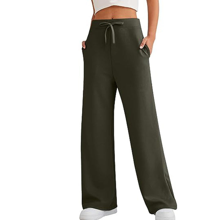 Loose women's leisure pants with elastic waist and practical pockets Lune London