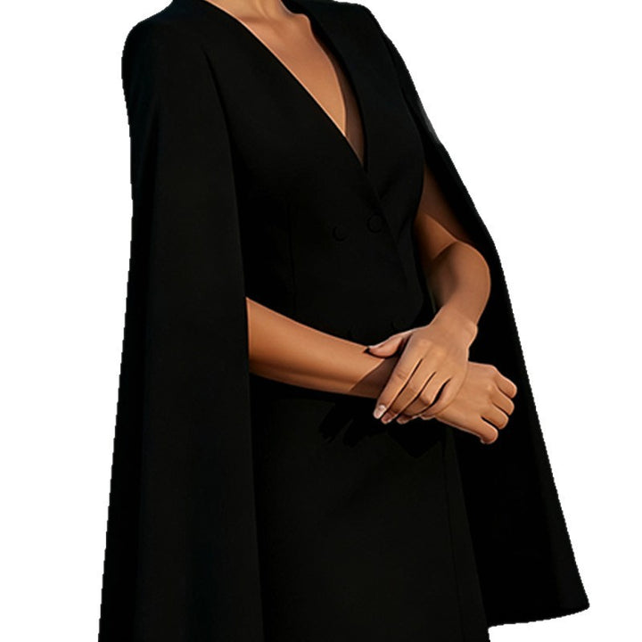 Robe pull pour femmes avec capuche et double patte de boutonnage Chic & Stil