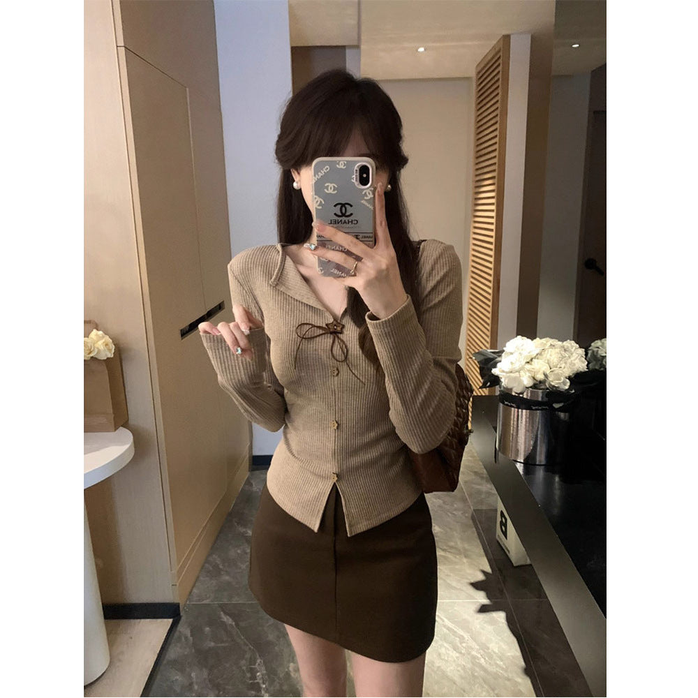 Women's stylish knitted sweater with button placket Chic & Stil