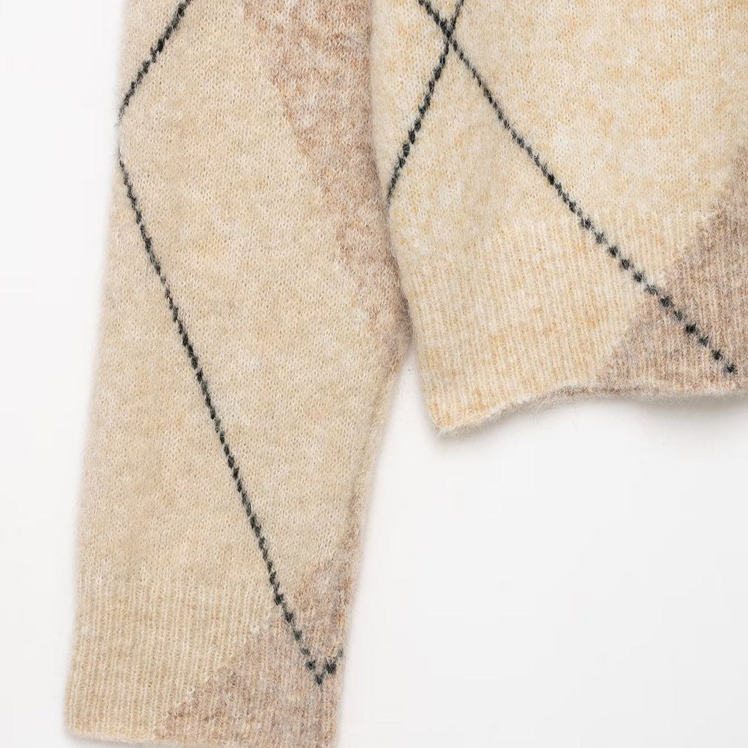 Women's argyle sweater made of wool blend with soft pile and boxy cropped silhouette Amarae