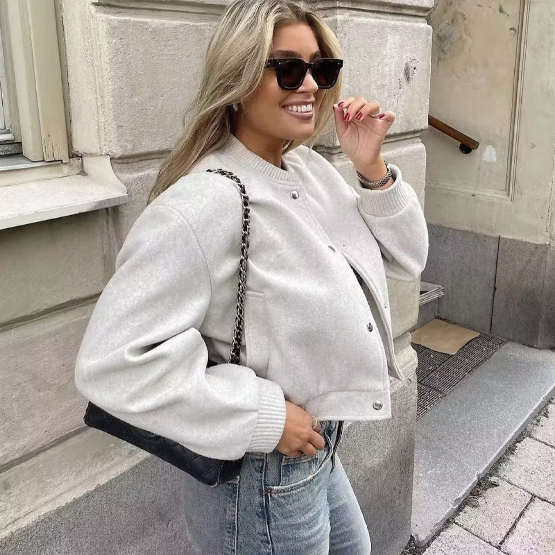 Fashion sweatshirt jacket for women with button closure and practical pockets Lune London