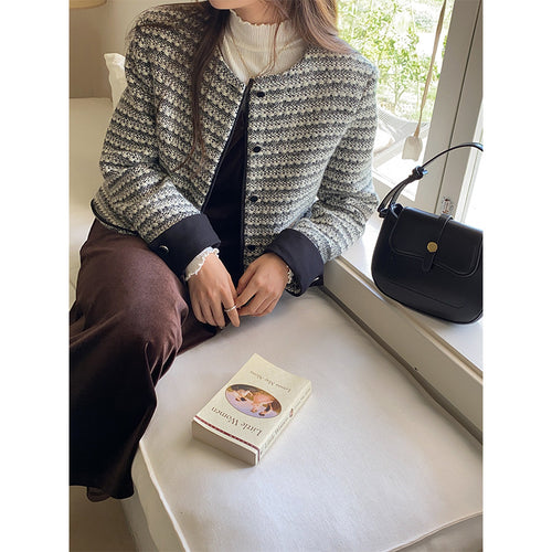 Ladies fashionable jacket in tweed look with round neckline Chic & Stil