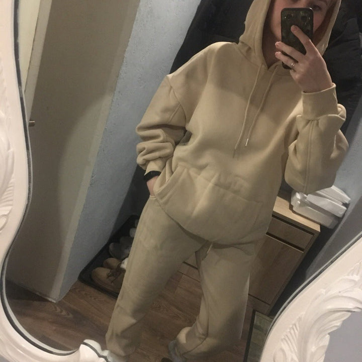 Casual loungewear set for women with a comfy hoodie and comfy joggers Lune London