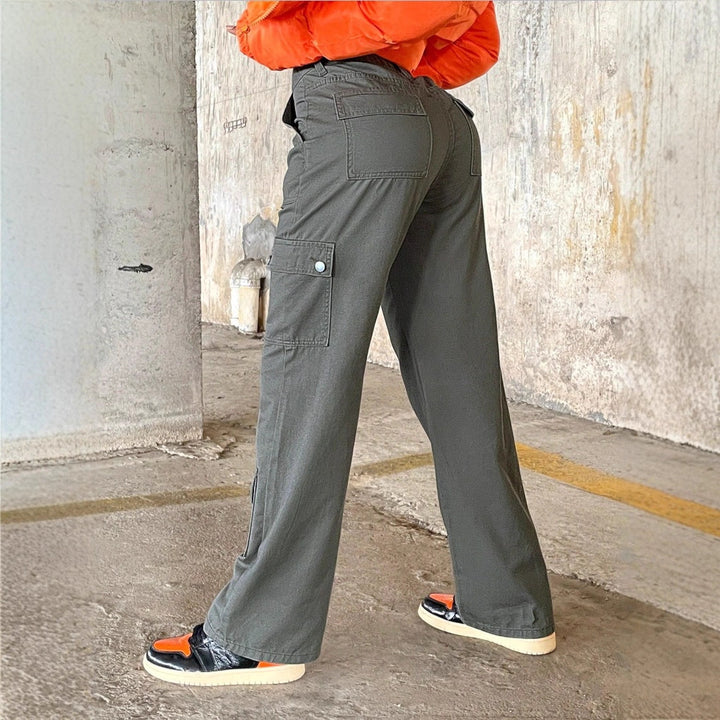Ladies cargo pants with high waist, wide leg and flap pockets Amarae