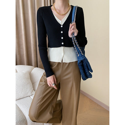 Women's Elegant Knitted Cardigan with Button Details Chic & Stil