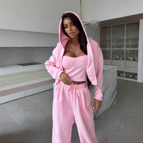 Amarae sporty-elegant lounge set for women with a cropped top and wide pants