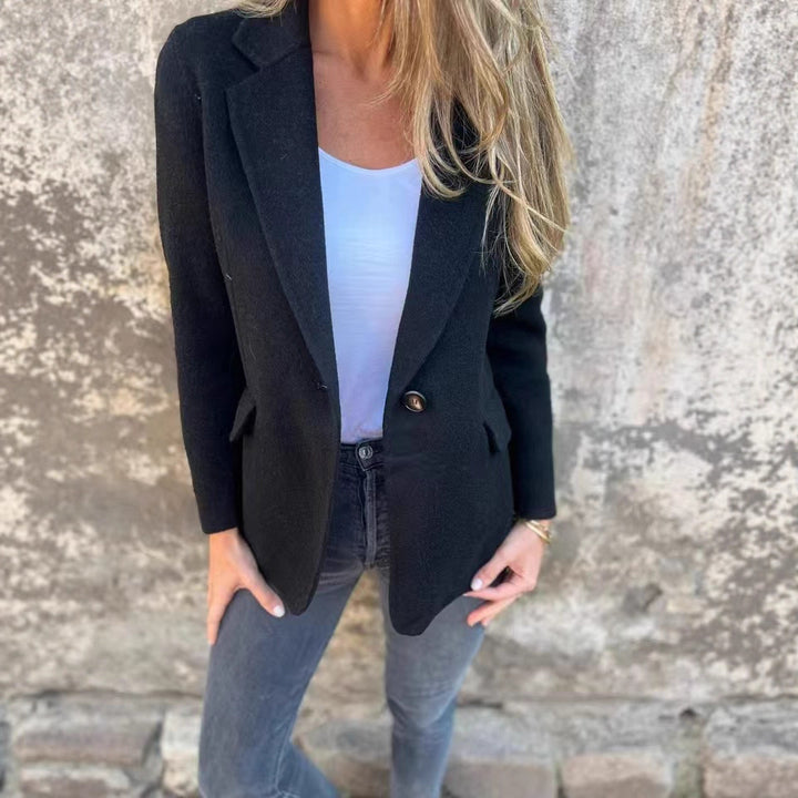 Elegant blazer jacket for women in soft material Lune London