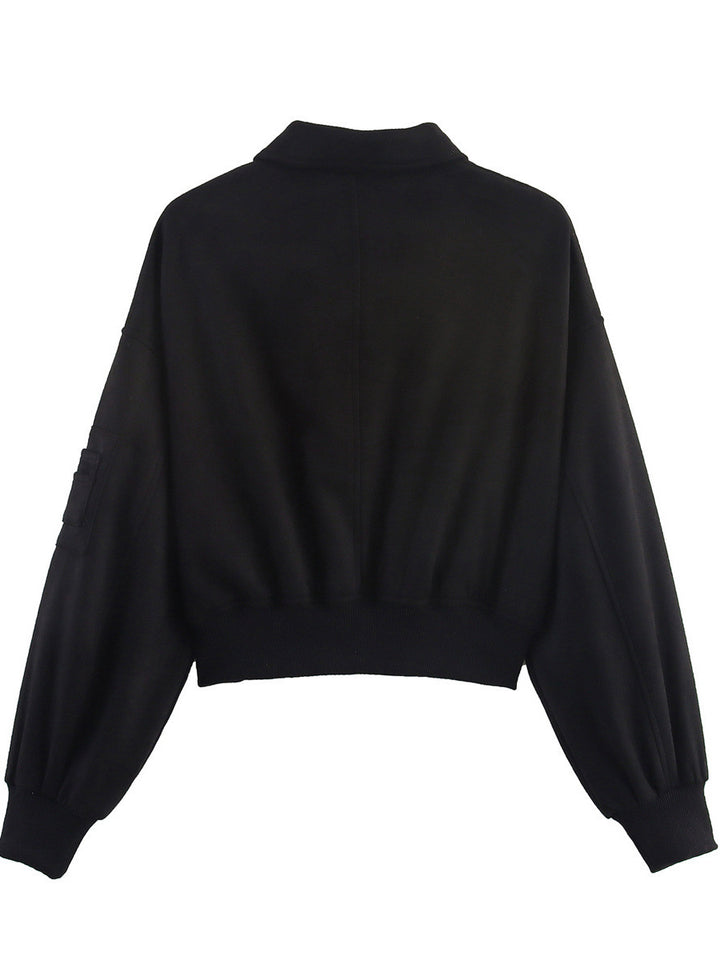 Women Modern Short Hoodie with Practical Pockets and Chic Zip Closure and Style