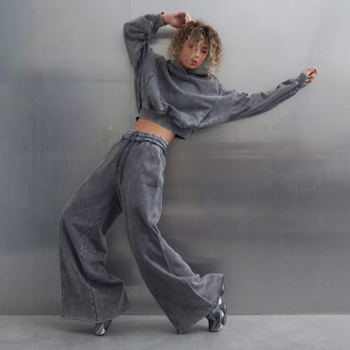 Urban loungewear set for women with cropped hoodie and wide pants Amarae
