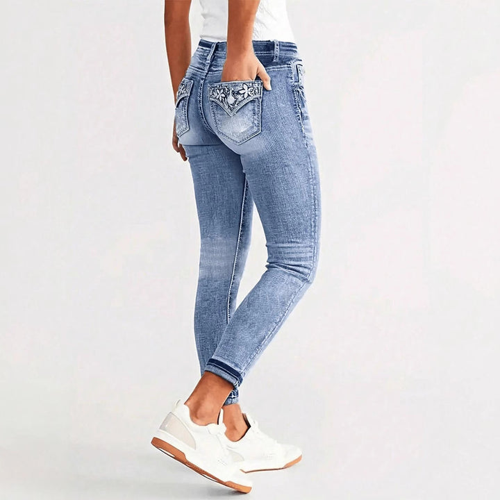 Women Ankle-Length Slim-Fit Stretch Jeans with Subtle Used Wash and Sculpting Waistband Amarae