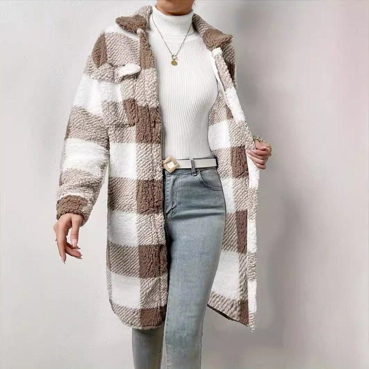 Lady Teddy hoodie with plaid pattern and practical pockets Lune London